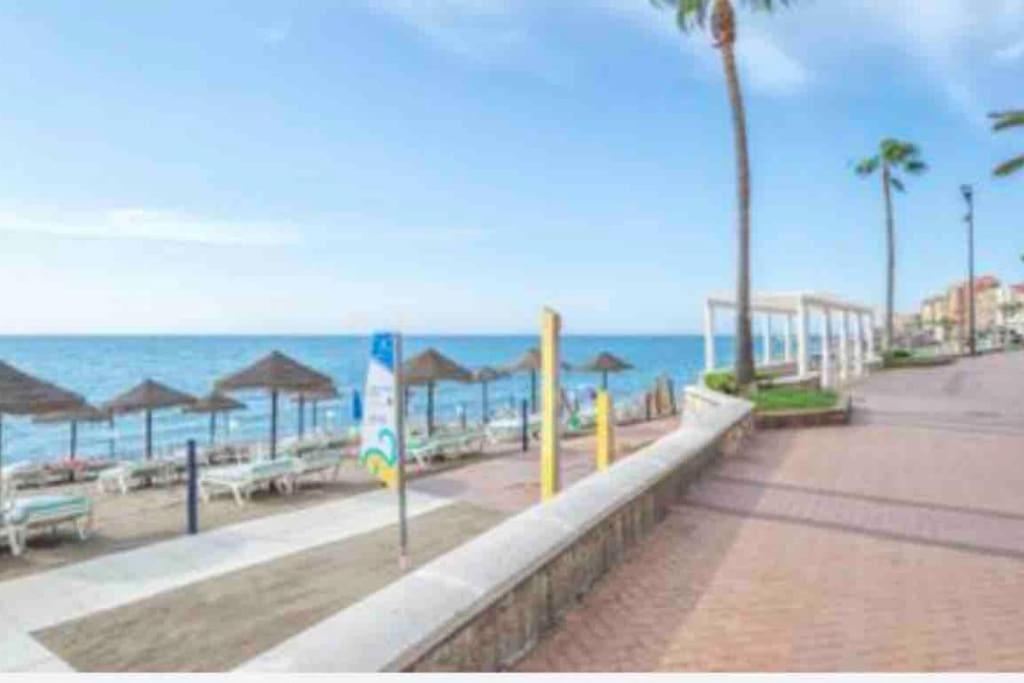 Apartamento Primera Linea De Playa Fuengirola Exterior foto